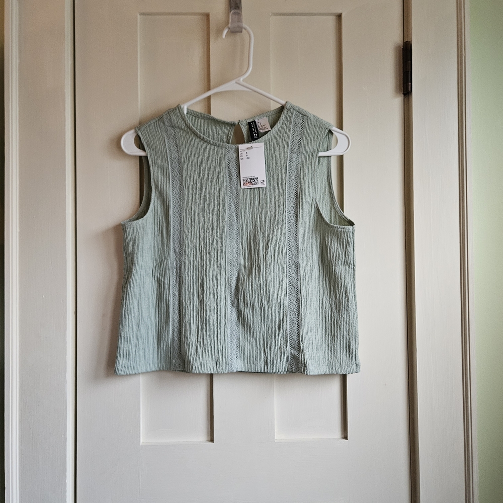 🌟3 FOR $15 #NWT H&M Seeveless Textured Top in Sage Green